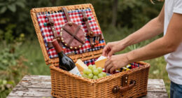 15 Best Romantic Picnic Baskets in 2026